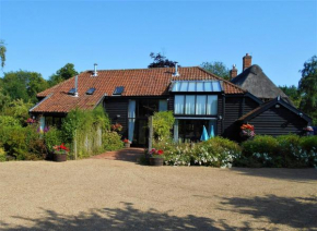 Stunning 4-Bed Barn in Brundish Suffolk